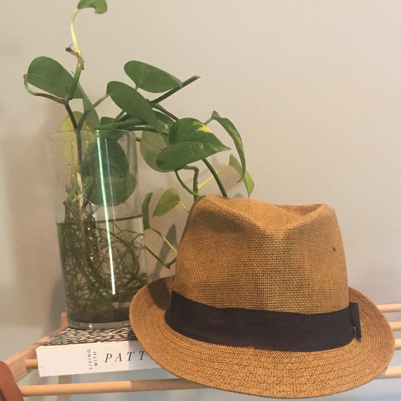 🎁 FWP Straw Hat with Black Ribbon - Picture 4 of 9